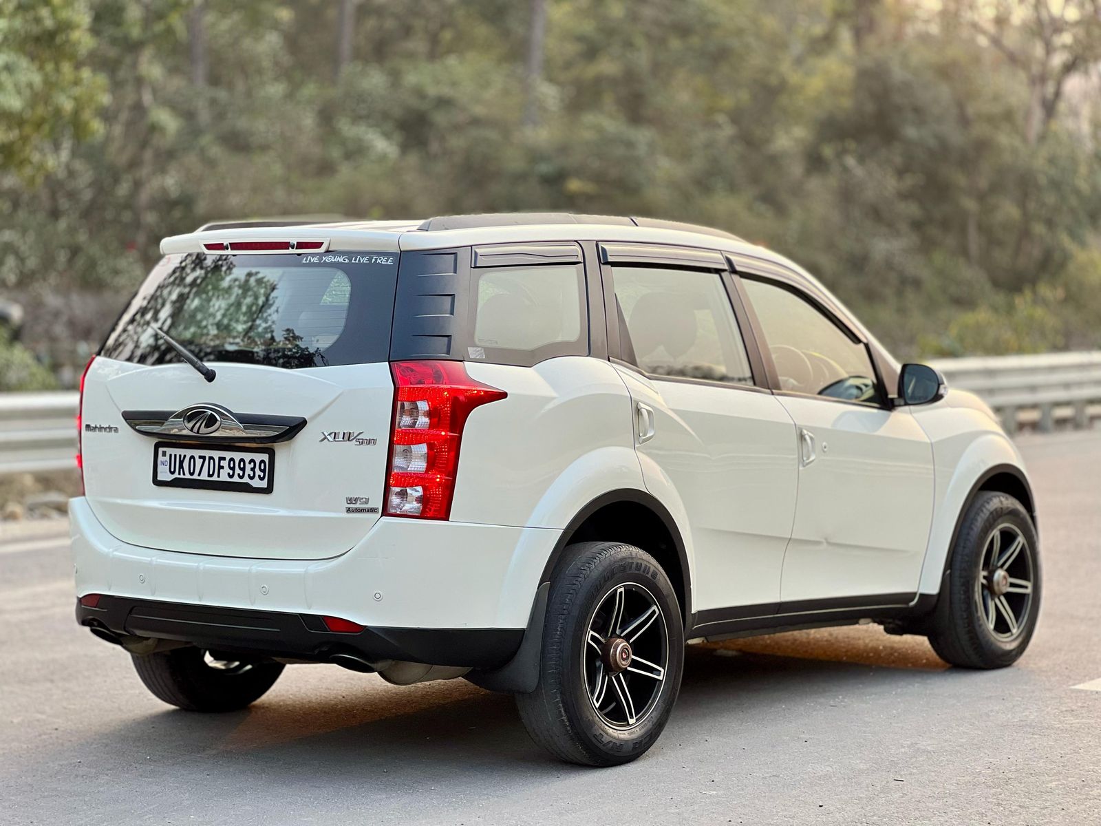 For Sale Mahindra XUV500 W9