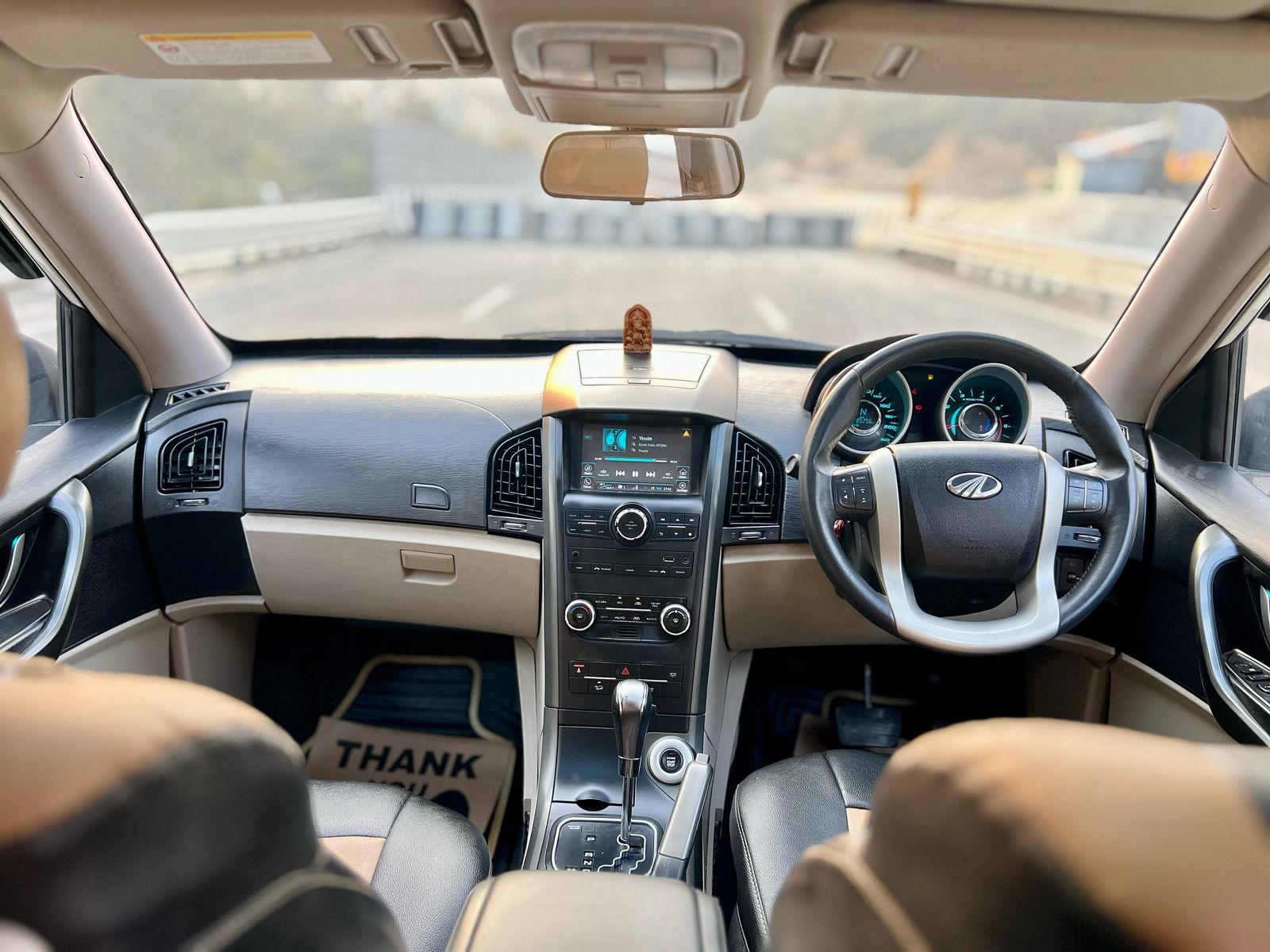 For Sale Mahindra XUV500 W9