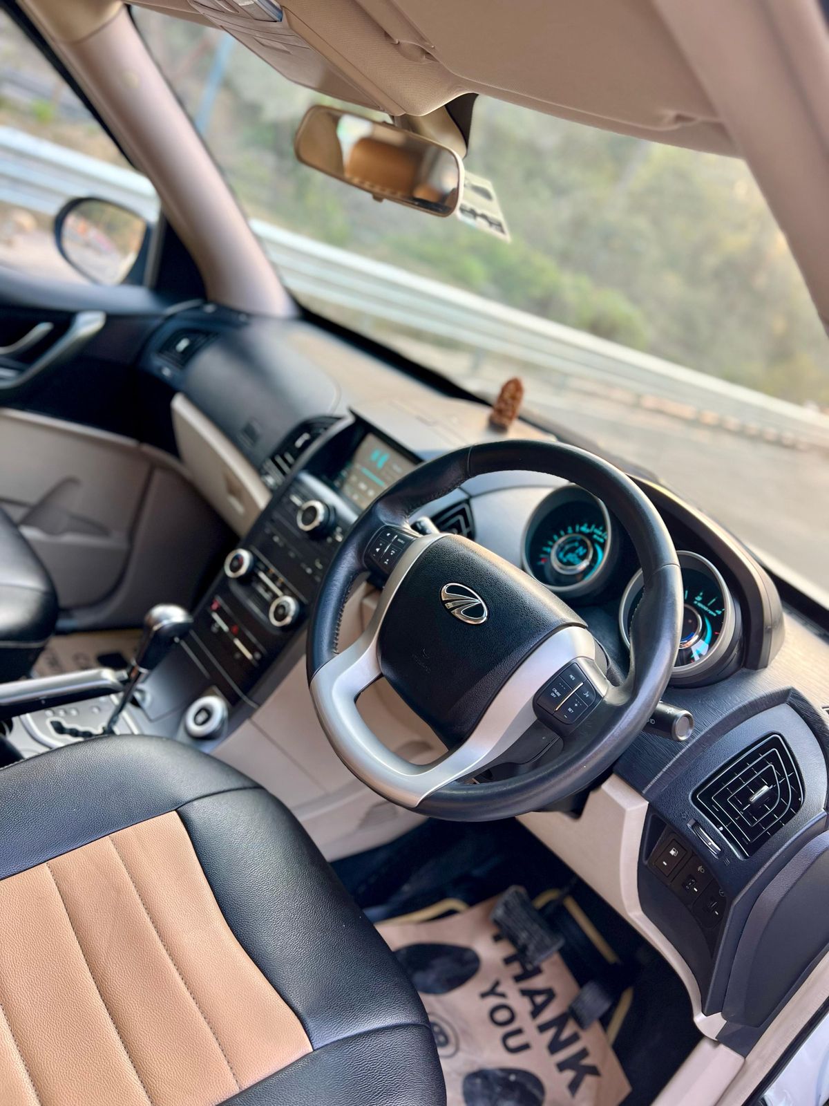 For Sale Mahindra XUV500 W9