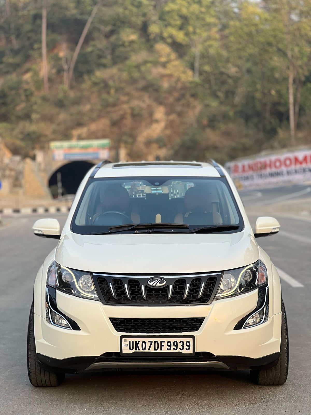For Sale Mahindra XUV500 W9