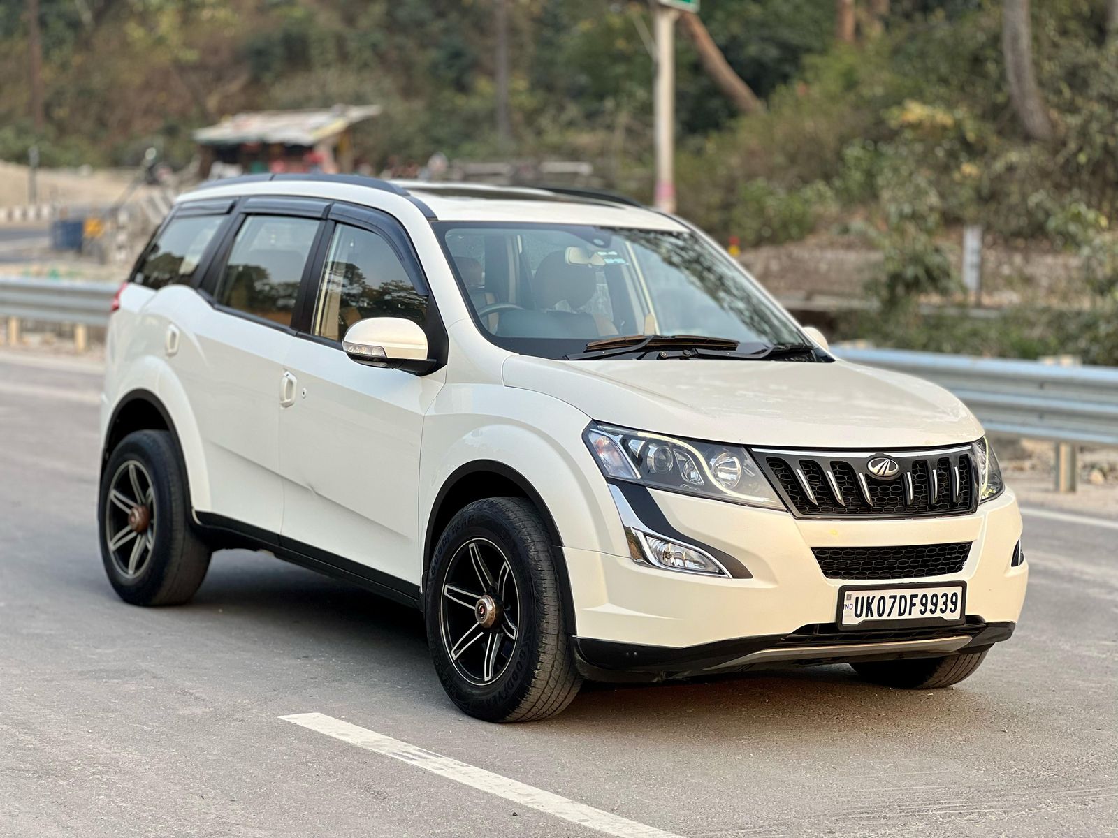 For Sale Mahindra XUV500 W9