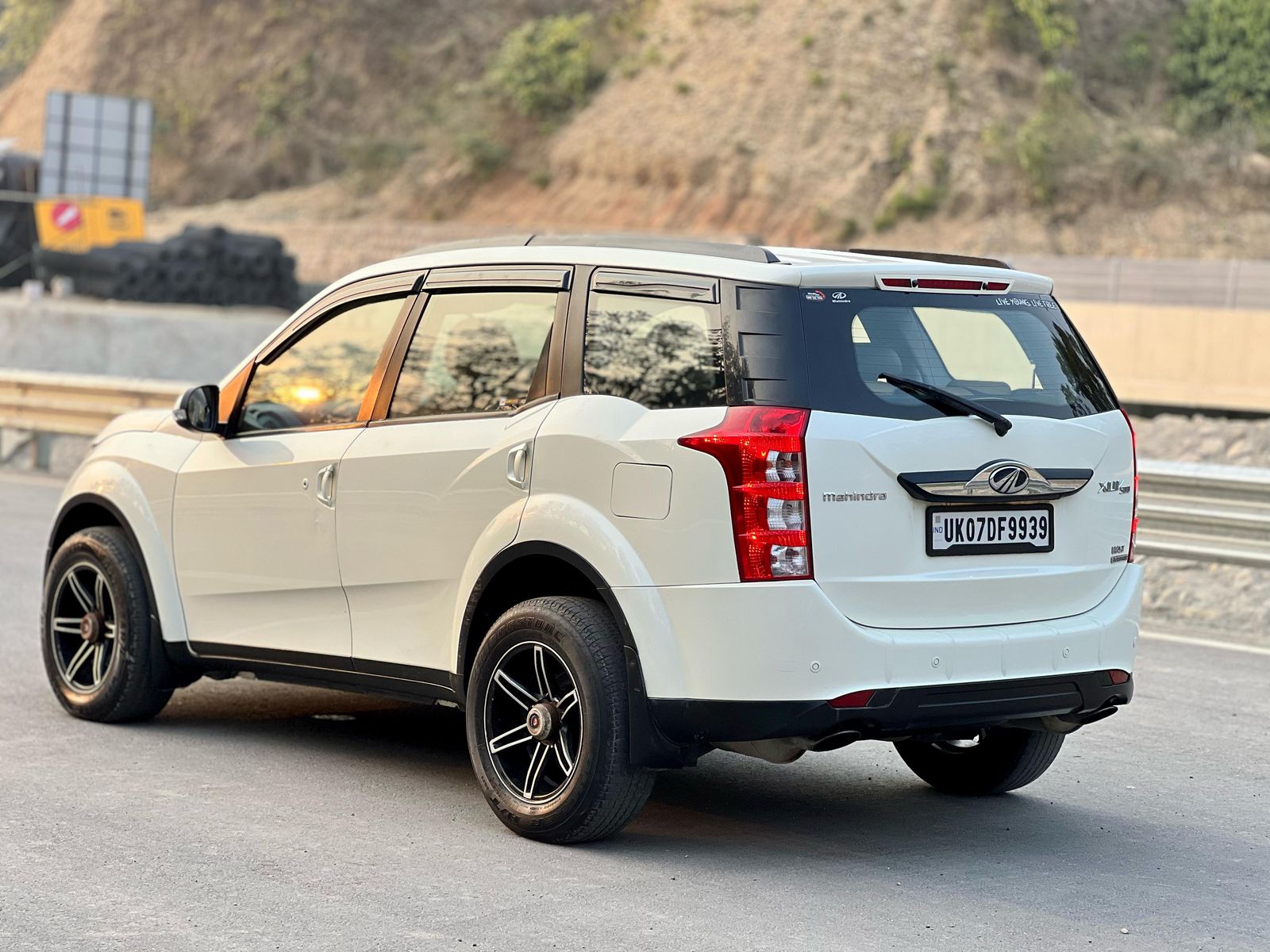 For Sale Mahindra XUV500 W9