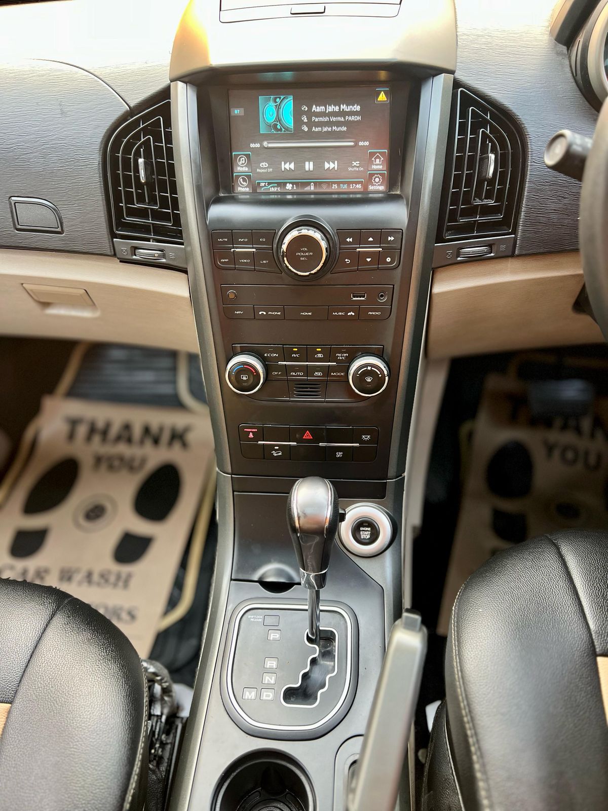 For Sale Mahindra XUV500 W9